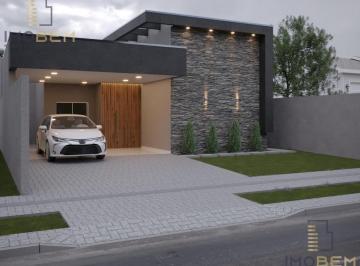 Casa · 128m² · 3 Quartos · 3 Vagas · Casa à venda em Sinop - MT no bairro Monte Carlo: 3 quartos, 1 suíte, 1 sala, 2 banheiros, 3 vagas d