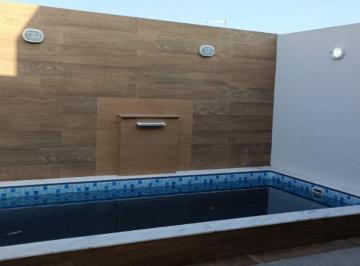Casa de 2 quartos, Itanhaém · Casa com piscina e 2 quartos em Itanhaém.