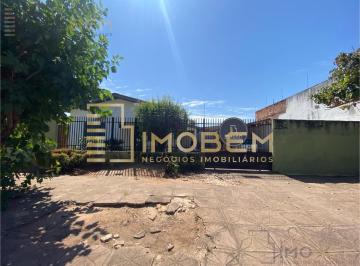 Casa · 120m² · 3 Quartos · 1 Vaga · Casa de 3 quartos com suíte no Setor Residencial Norte de Sinop-MT: 120m² e garagem.