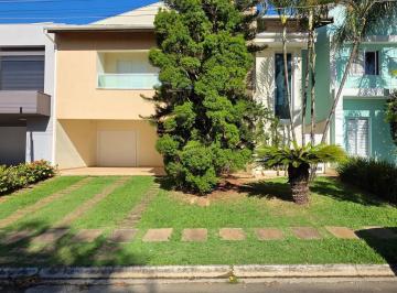 Foto 01 · Casa em Condomínio de Luxo para Locação em Indaiatuba-SP - Jardim Portal dos Ipês: 3 Quartos, 3 Suít