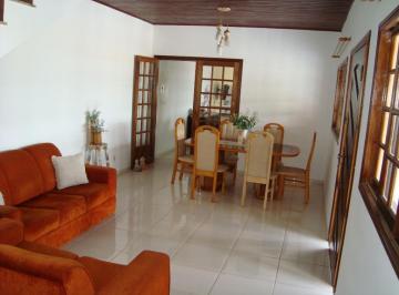 Casa · 300m² · 3 Quartos · Casa residencial à venda, Jatobá, Pouso Alegre.