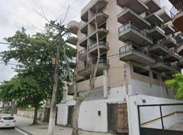 Comercial de 50 quartos, Cabo Frio · Imperdível prédio residencial à venda no coração de Cabo Frio. Colado na praia do Forte, legalizado!