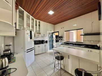 Casa · 305m² · 3 Quartos · 2 Vagas · Casa Térrea com 4 Quartos Jockey Club Vicente Pires