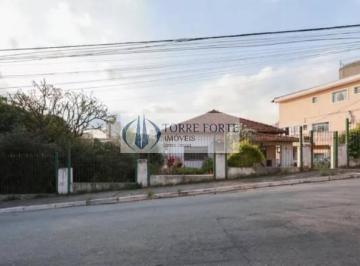 Casa · 250m² · 3 Quartos · 5 Vagas · Casa espaçosa com 250 m², 3 dormitórios, 1 banheiro, 5 vagas de garagem