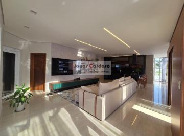 Sala principal · Residência Exclusiva com Elevador no Arujá Verdes Lagos com 3 Suítes e 8 Vagas em Arujá. Por R$: 4.8