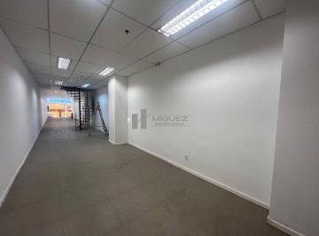 Comercial · 143m² · 2 Vagas · Loja à Venda na Rua da Passagem, com Mezanino, 2 Vagas em Escritura e 150M² com Excelente Potencial