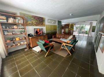 Casa · 417m² · 3 Quartos · 7 Vagas · Casa térrea a venda com 3 quartos, 1 suíte no Jardim Peri Peri .