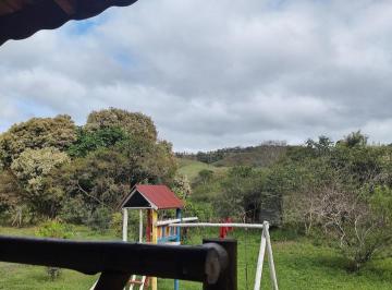 Rural de 3 quartos, Cunha · Chácara com Casa sede espaçosa,Rio nos fundos e Pomar diversas frutíferas.