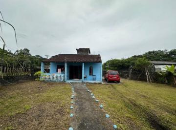 Casa de 2 quartos, Itanhaém · Casa com 2 quartos e espaço para piscina em Itanhaém.