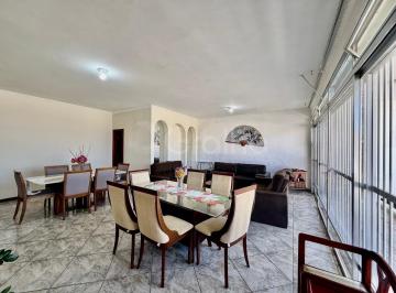 sala estar e jantar · Casa de 337m² com 5 quartos sendo 3 suítes no bairro Itaguaçú em Florianópolis