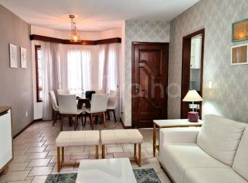 01 · Casa Residencial de 130 m² com 3 quartos sendo 1 suíte no Carianos