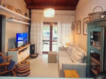 Casa · 73m² · 2 Quartos · 1 Vaga · Chalé de 73m² na Lagoa da Conceição