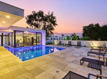 Casa · 67m² · 2 Quartos · Sobrado Novo com Lazer de Resort e Piscina Aquecida em Condomínio Fechado