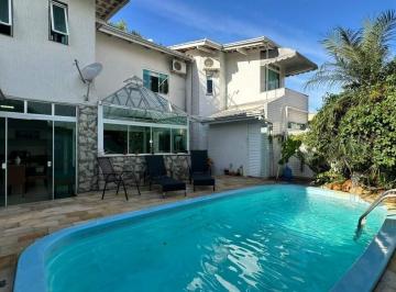 Casa · 150m² · 5 Quartos · 4 Vagas · Casa mobiliada para locação no Centro de Balneário Camboriú