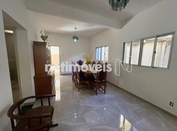Casa · 319m² · 3 Quartos · 2 Vagas · Casa com 192,97 m²; de área construída, localizada no Nova Floresta.