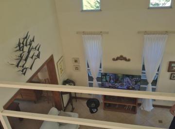 Casa en Venda de 3 quartos Vargem Grande · O Refúgio de Luxo que Você Merece em Vargem Grande!