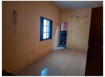 3b8f3777dd202efa8f70320c72663dd9.jpg · Casa com 4 quartos, sendo 2 suítes, sala de jantar/cozinha, sala de estar, 2 varandas