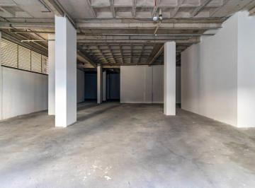 Comercial · 300m² · 5 Vagas · Loja na Alameda dos Arapanés, N. 1234 • 300 m²