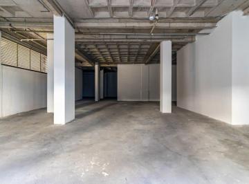 Comercial · 300m² · 5 Vagas · Loja na Alameda dos Arapanés, 1234 • 300 m²