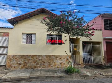 Casa · 156m² · 5 Quartos · 1 Vaga · Proximo ao Hospital Pio XII, são 3 casas em um terreno