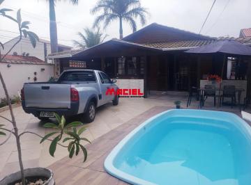 Casa · 123m² · 3 Quartos · 5 Vagas · Excelente casa com piscina no Residencial Ana Maria!