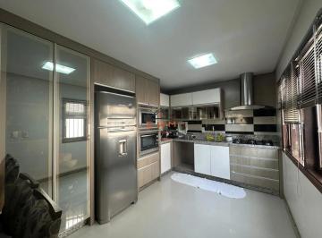 Casa · 156m² · 3 Quartos · 5 Vagas · Casa 3 dormitórios com suíte e 3 vagas à venda no Centro de Farroupilha
