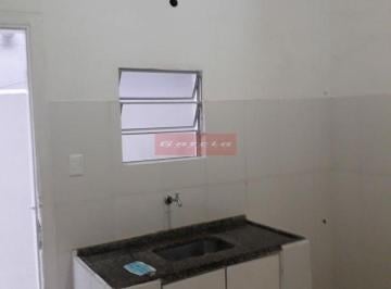 Casa · 32m² · 1 Quarto · CASA DE FUNDOS INDIVIDUAL NA CHACARA SANTO ANTONIO