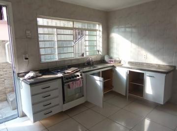 Casa · 70m² · 2 Quartos · Aluga-se