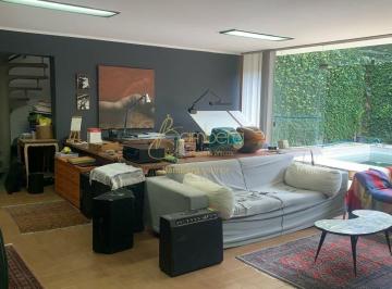Casa · 520m² · 4 Quartos · 4 Vagas · Casa  com 3 suites  Em rua fechada com portao e segurança 24 horas