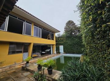 Casa · 520m² · 4 Quartos · 4 Vagas · Casa com 3 suites Em rua fechada com portao e segurança 24 horas