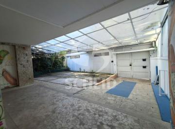 Casa · 273m² · 3 Quartos · 3 Vagas · Casa Térrea para locação no Alto da Boa Vista com 273m², 10 salas e 6 banheiros.