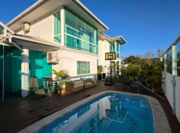 Casa · 328m² · 4 Quartos · 6 Vagas · Casa com 4 Suítes e Piscina na Pedra Branca Documentação para Financiamento