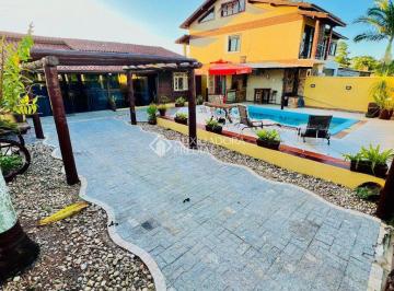 Casa · 200m² · 3 Quartos · 3 Vagas · CASA AMPLA COM ÁREA DE LAZER E PISCINA