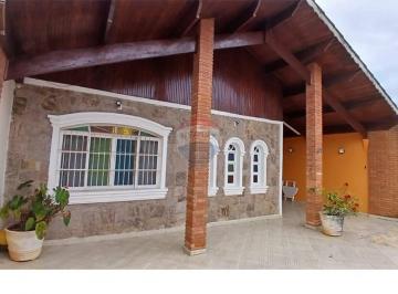 Casa · 154m² · 3 Quartos · 4 Vagas · Encontre Seu Lar Ideal em Peruíbe!