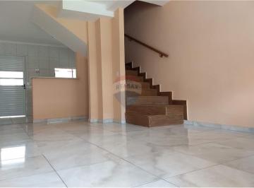 Casa · 63m² · 2 Quartos · 1 Vaga · Seu Novo Lar: Casa em Condomínio com Piscina!