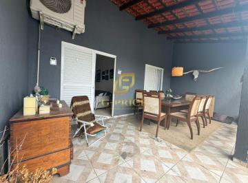 Casa · 81m² · 2 Quartos · 2 Vagas · Excelente Casa com 2 Dormitórios apenas 450 mts do Mar