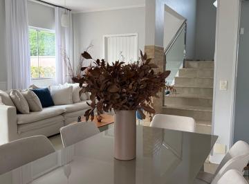Casa · 141m² · 3 Quartos · 2 Vagas · Casa à venda em Pirabeiraba - Joinville/SC