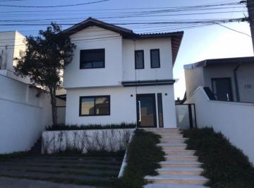 Casa · 343m² · 3 Quartos · 2 Vagas · Casa para aluguel - em Arujazinho IV