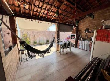 Casa · 110m² · 3 Quartos · 1 Vaga · Casa com 03 quartos, 1 suíte, rua Piracaia, Marechal Hermes