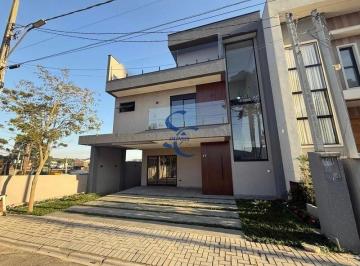 Casa · 210m² · 3 Quartos · 2 Vagas · Casa em Condomínio no Umbará