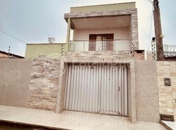 Casa · 225m² · 4 Quartos · 2 Vagas · Excelente oportunidade em Emaus – Parnamirim!