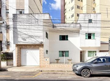 Fachada · Casa duplex à venda no bairro Santa Helena em Juiz de Fora/MG.