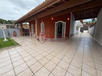 Casa · 180m² · 4 Quartos · 4 Vagas · Linda casa para locação definitiva no bairro Cidade Jardim, em Caraguatatuba!