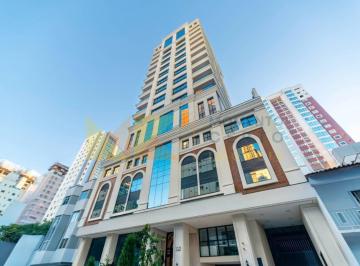 Apartamento · 240m² · 3 Quartos · 2 Vagas · Apartamento de alto padrão em Balneario Camboriú