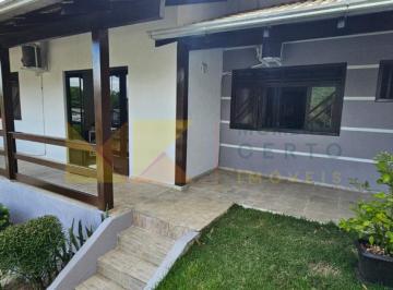 Casa · 290m² · 4 Quartos · 2 Vagas · Linda casa com piscina, elevador, 4 dormitórios sendo 1 suíte.