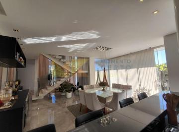 Casa · 390m² · 4 Quartos · 3 Vagas · Casa de alto padrão totalmente mobiliada e decorada no Condomínio Golden Park – Itoupava Central, Bl