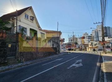 Casa · 128m² · 3 Quartos · Casa á venda no centro de Blumenau, Imóvel com projeto de reforma.