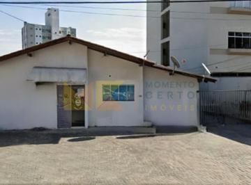 Casa · 298m² · 4 Quartos · 3 Vagas · Casa no Bairro Salto Waisbach com amplo espaço de terreno residenciais e comerciais.
