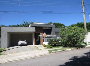 4cae8cb107287b065d0e3685f29d06444703a8d3 · Casa Térrea com 3 Suítes, 5 banheiros, 2 salas, En Foto Voltaica, área gourmet, piscina, quintal gra