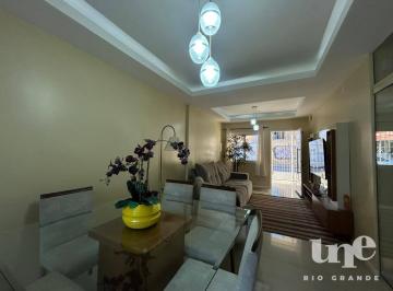 6956a4619c71c4a4b2edeef7bcd289890cb6d1d7 · Casa com 03 dormitorios à venda no Centro!